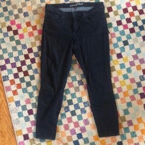 Gently used universal threads ankle jeans